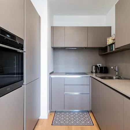 Sweett - Tower Apartment Milan