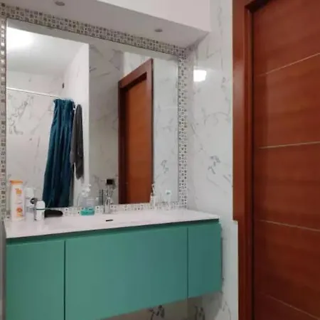 Stanza Nr 2 In Zona Solari In Incantevole *