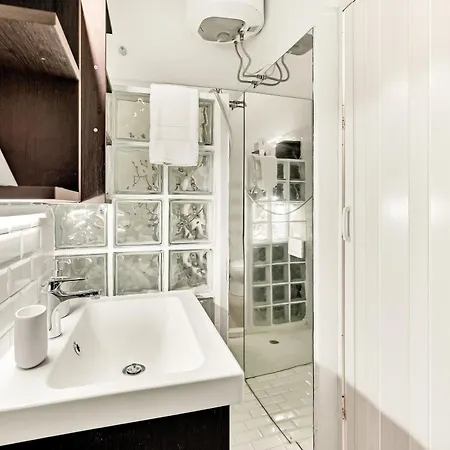 Apartment Duomo - Bright Gateway Downtown Milan