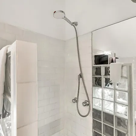 Duomo - Bright Gateway Downtown Apartment *
