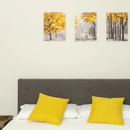 Artstay Porta Romana Apt, Parking, Centre Lejlighed