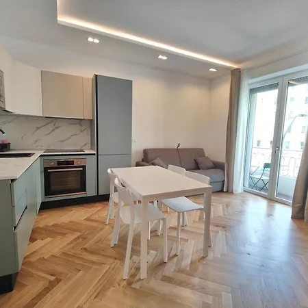 Doria 10 Next To Train Station * 밀라노