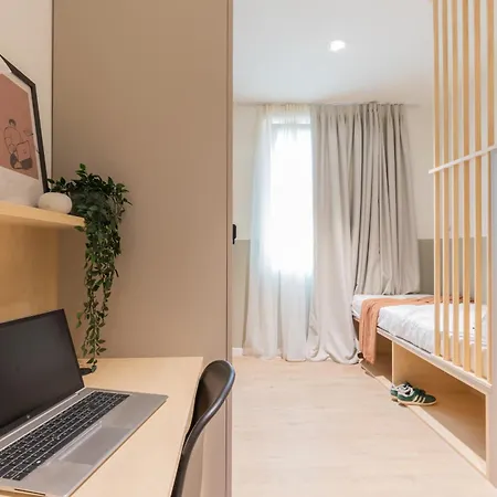 Well-located Campus Near Park * Milan