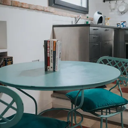 Piacenza Apartment Milan