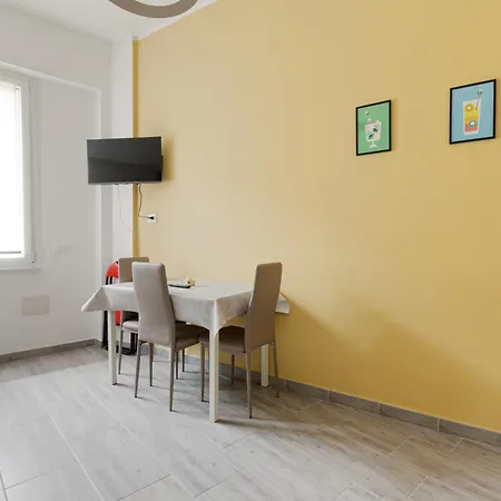 Daire Martesana Cosy Apartment- M1 Gorla Red Line Milano