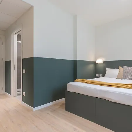 Well-located Campus Near Park * Milan