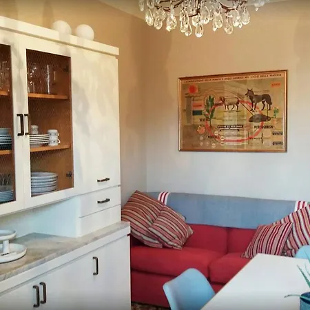 Charming Family Nest In Citta' Studi Apartment