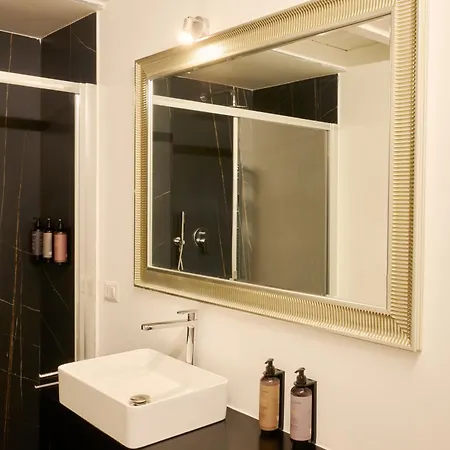 Retreats Brera 아파트