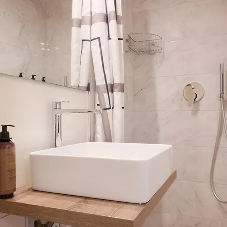 Retreats Brera 아파트 *