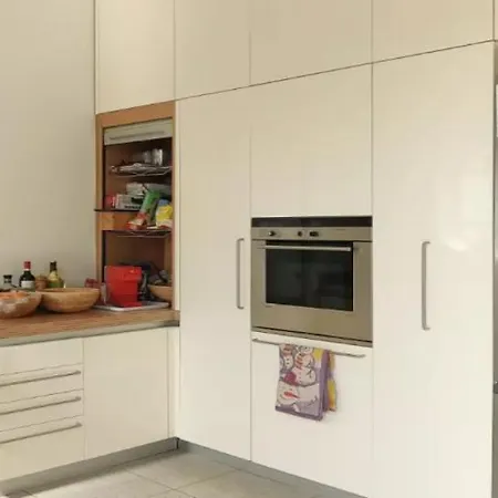 Stanza Nr 4 In Incantevole In Zona Solari 4*