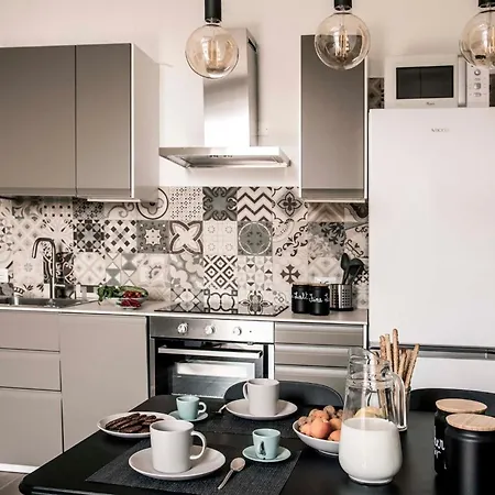 Porpora 109 - Comfy Flat In Loreto District Милан