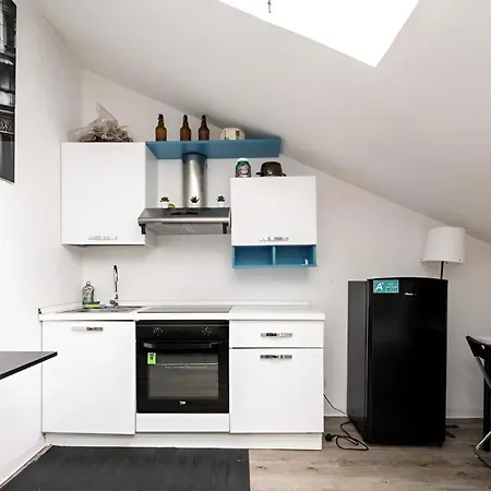 Loretta's Space - Buenos Aires Metro M1 & M2 - Central Station Apartment *