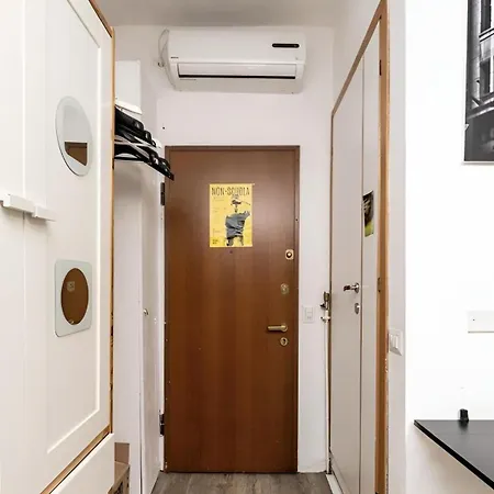 Apartment Loretta's Space - Buenos Aires Metro M1 & M2 - Central Station Milan