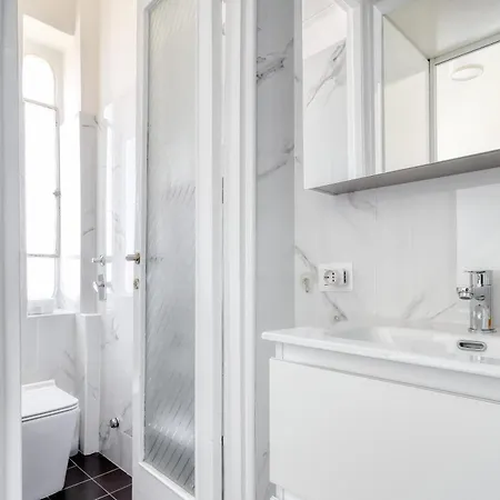Urban Elegance With A View Viale Tunisia Apartment Milan