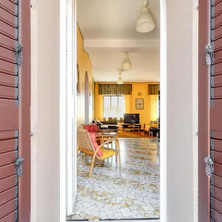 Urban Elegance With A View Viale Tunisia Apartment