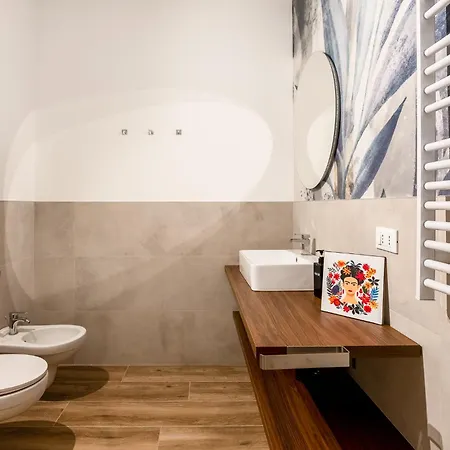 Apartment 2 Bedroom Gem Next To Central Station With Ac