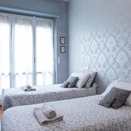 Duomo Walking Distance Elegant Flat With View Daire