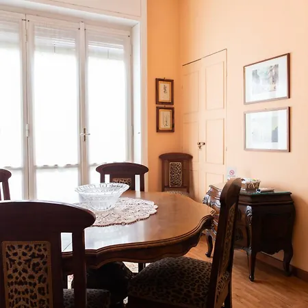 Duomo Walking Distance Elegant Flat With View Lägenhet