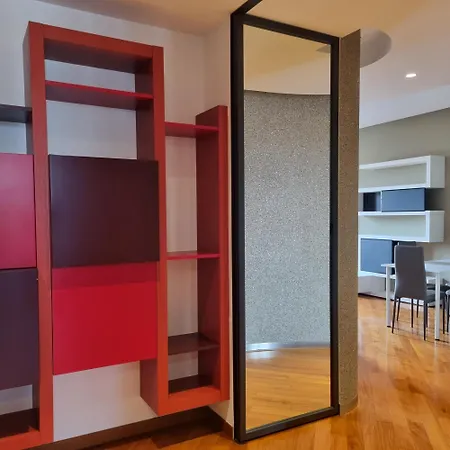 Garibaldi Station-isola-the Cubes