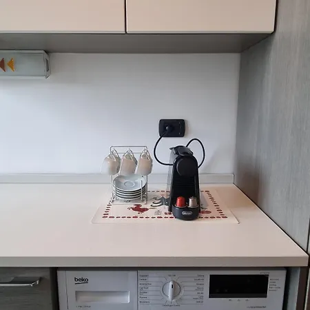 Garibaldi Station-isola-the Cubes