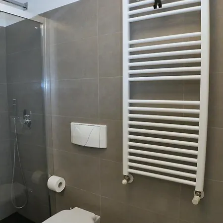 Xenia - Two-room In Fondazione Prada Daire
