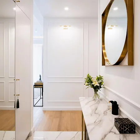 Apartment L' Ambrogino Stylish *