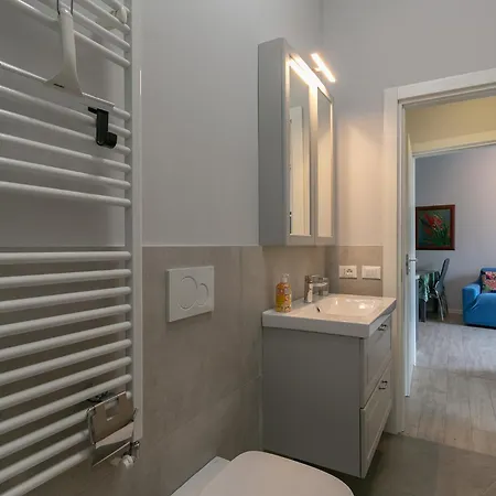 Daire Stazione Ampio E Moderno Bilocale Milano