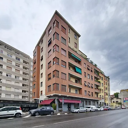 Daire Stazione Ampio E Moderno Bilocale