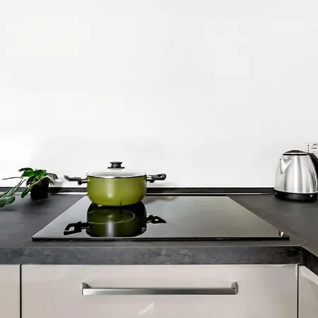Cozy Central Duomo Flat * ميلان
