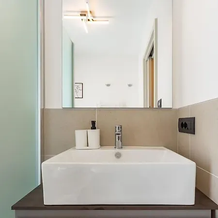 East Garden Lambrate Elegante Moderna Apartment