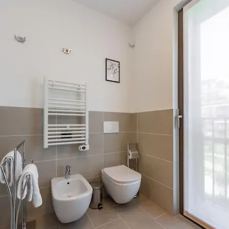 East Garden Lambrate Elegante Moderna Apartment *