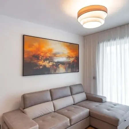 East Garden Lambrate Elegante Moderna Apartment *