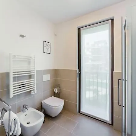 East Garden Lambrate Elegante Moderna Apartment *