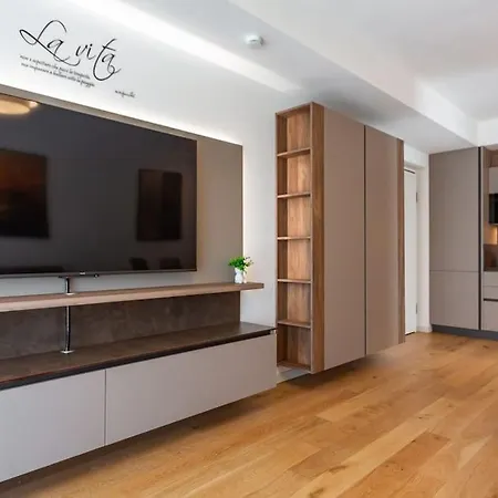 East Garden Lambrate Elegante Moderna Apartment