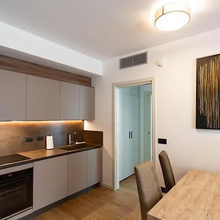 East Garden Lambrate Elegante Moderna Apartment *