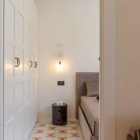Apartment 4fo6 Navigli-duomo -yellow Chic - Milan