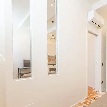 4fo6 Navigli-duomo -yellow Chic - Apartment
