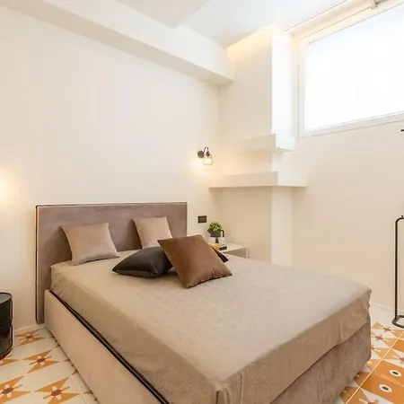 Apartment 4fo6 Navigli-duomo -yellow Chic -