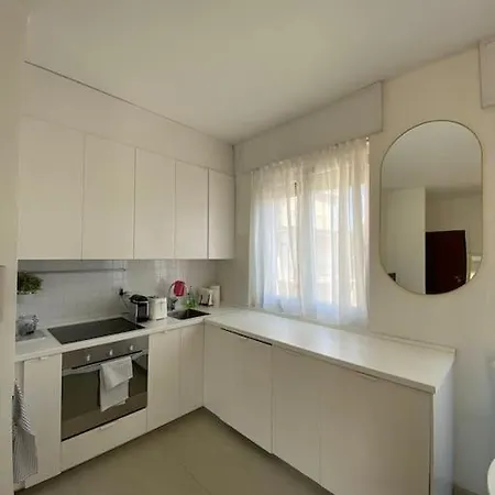 Bilocale Ultimo Piano Con Doppio Terrazzo 아파트 *