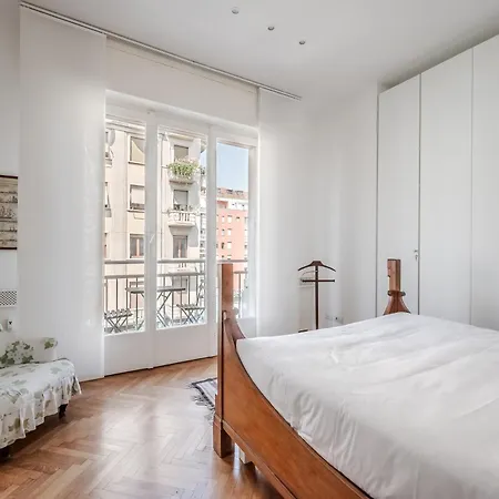 Ceradini With Balcony R&r Milano