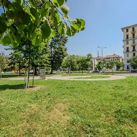 Ceradini With Balcony R&r Milan