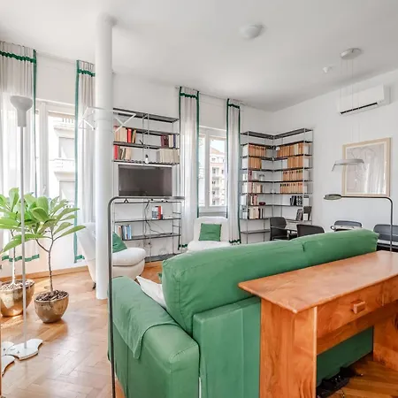 Ceradini With Balcony R&r * Milan