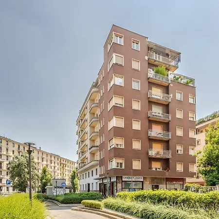 Ceradini With Balcony R&r Apartment