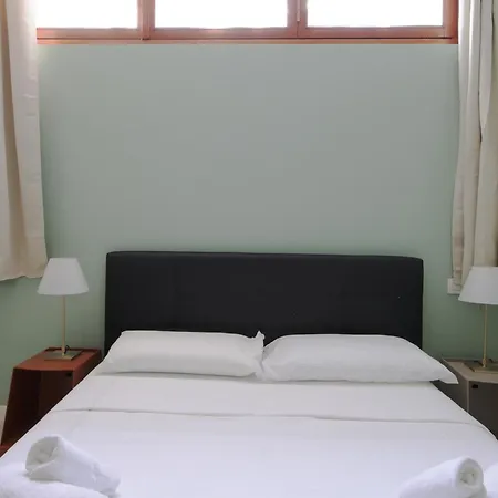 Modern Flat With Private Garden Appartement Milan