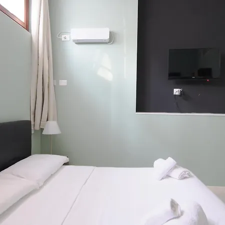 Appartement Modern Flat With Private Garden *