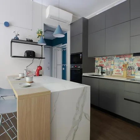 Modern Flat With Private Garden Milan