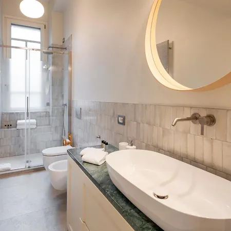 Sempione, 51 Ampio E Luminoso Daire *