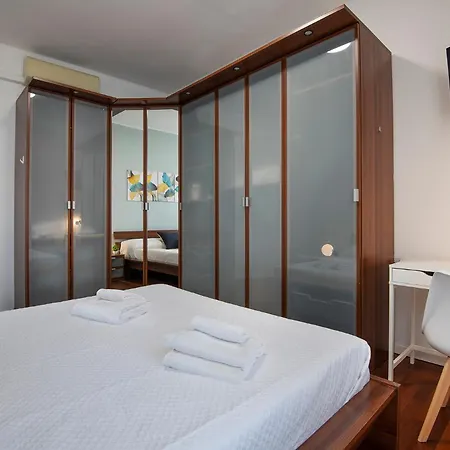 Fiore Milanese - San Siro, Fiera & Life - Rinnovamento Facciata Palazzo In Corso Apartment *