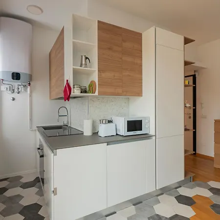 Apartment Xenia - Colorful In Citta Studi Area