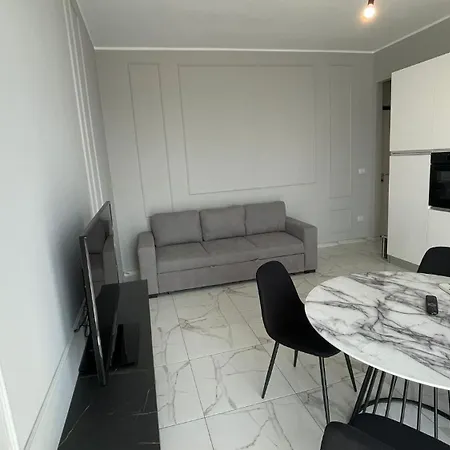 Daire Luxury 100 Mq A Stone's Throw From The Duomo Milano